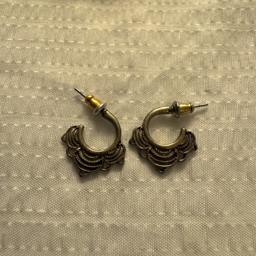 2 pair bundle earrings - Picture 2 of 3